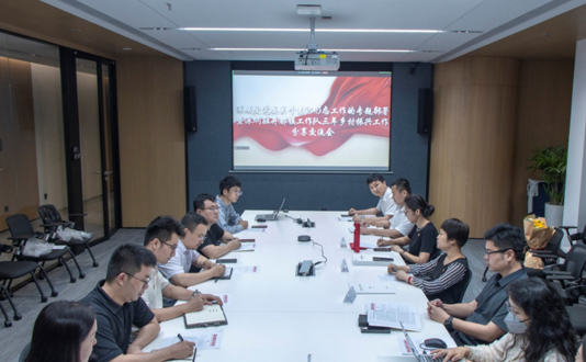 乡村振兴归来，分享沃野逐梦！杨修涵同志获颁深城交首个“党员先锋模范奖”