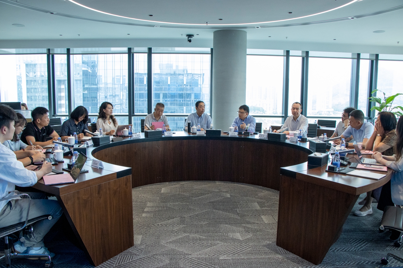 兰州大学黄建平院士一行调研深城交