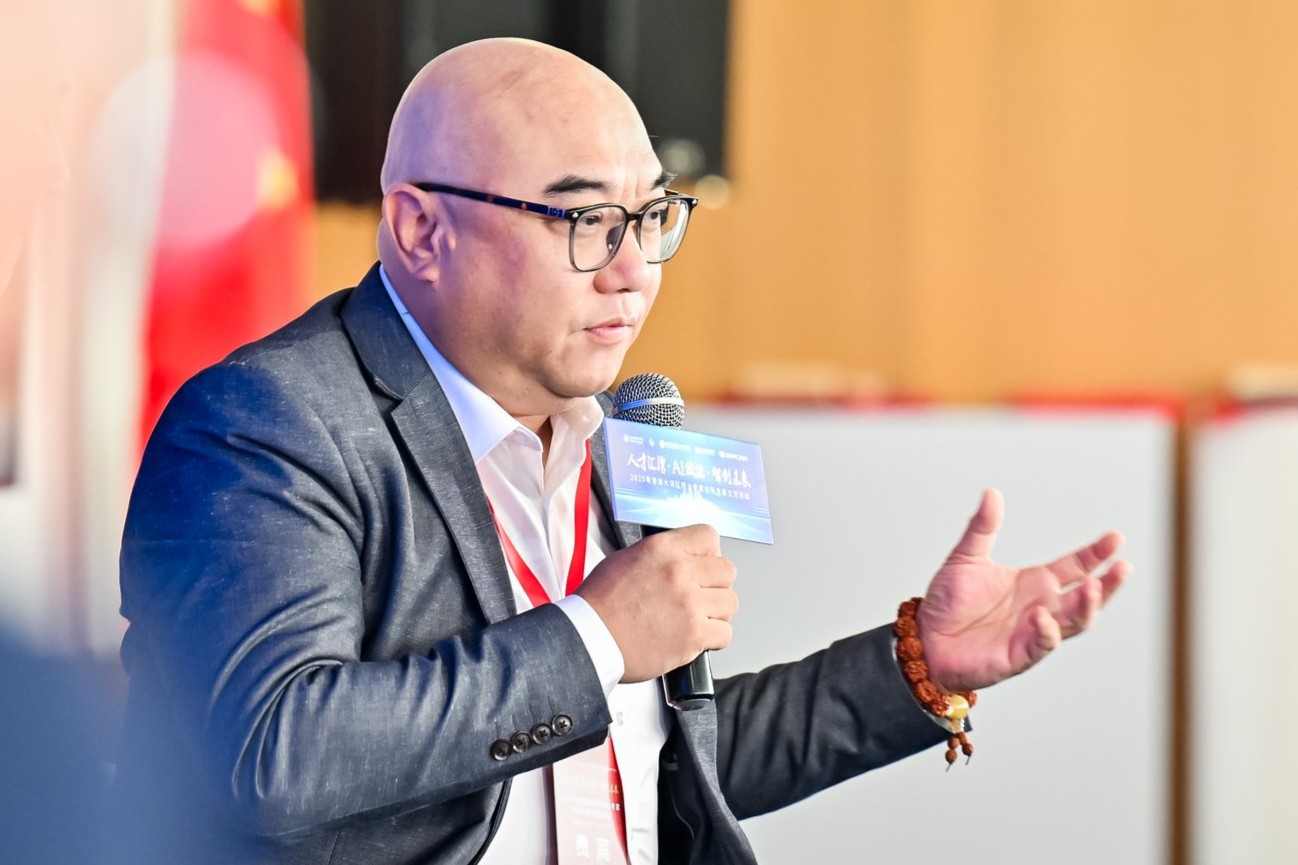 李晨钟2.jpg 李晨钟2.jpg