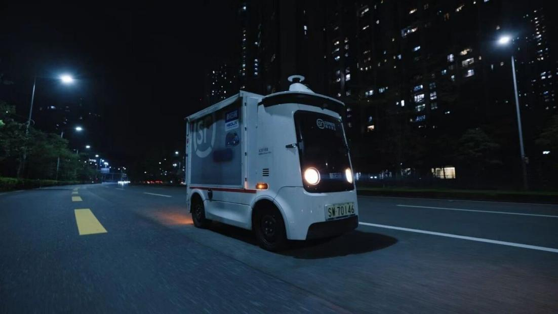 深城交以“AI+交通”筑牢无人配送监管底座，深圳夜间物流六区成廊
